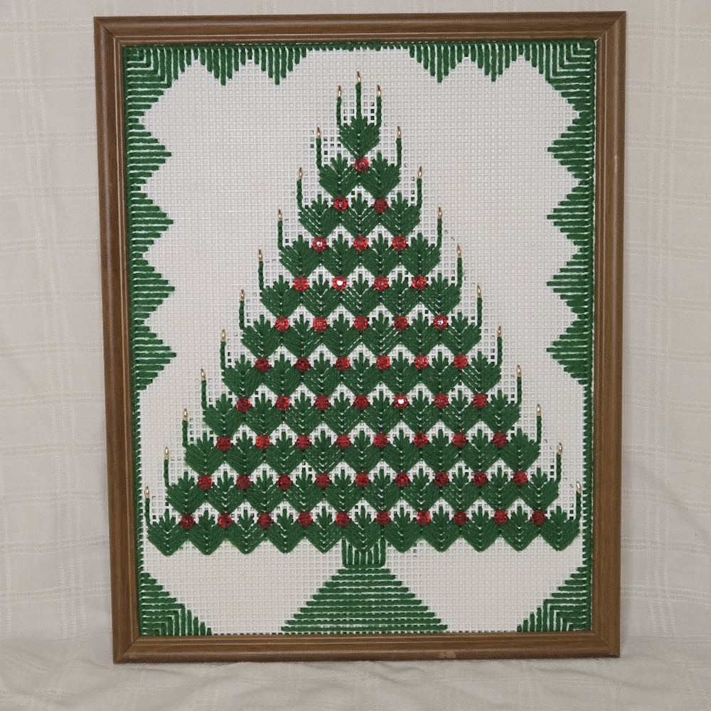 VTG Framed Christmas Tree‎ Handmade Needle Work Bead Wall Decoration Holiday